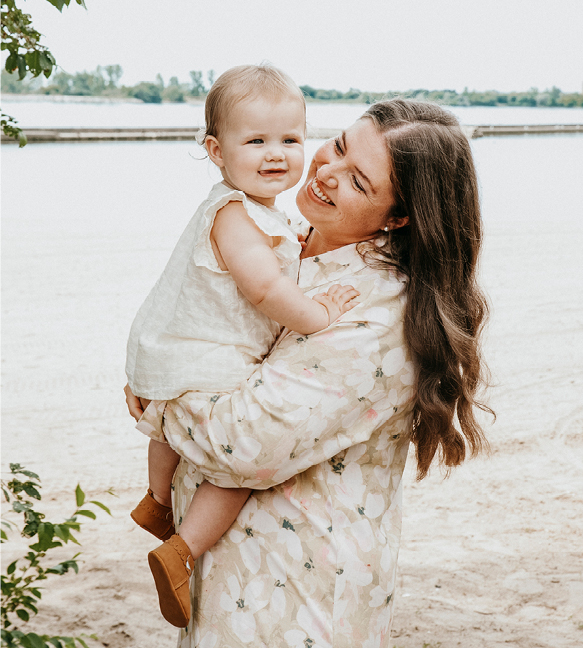 Alanda and her daughter